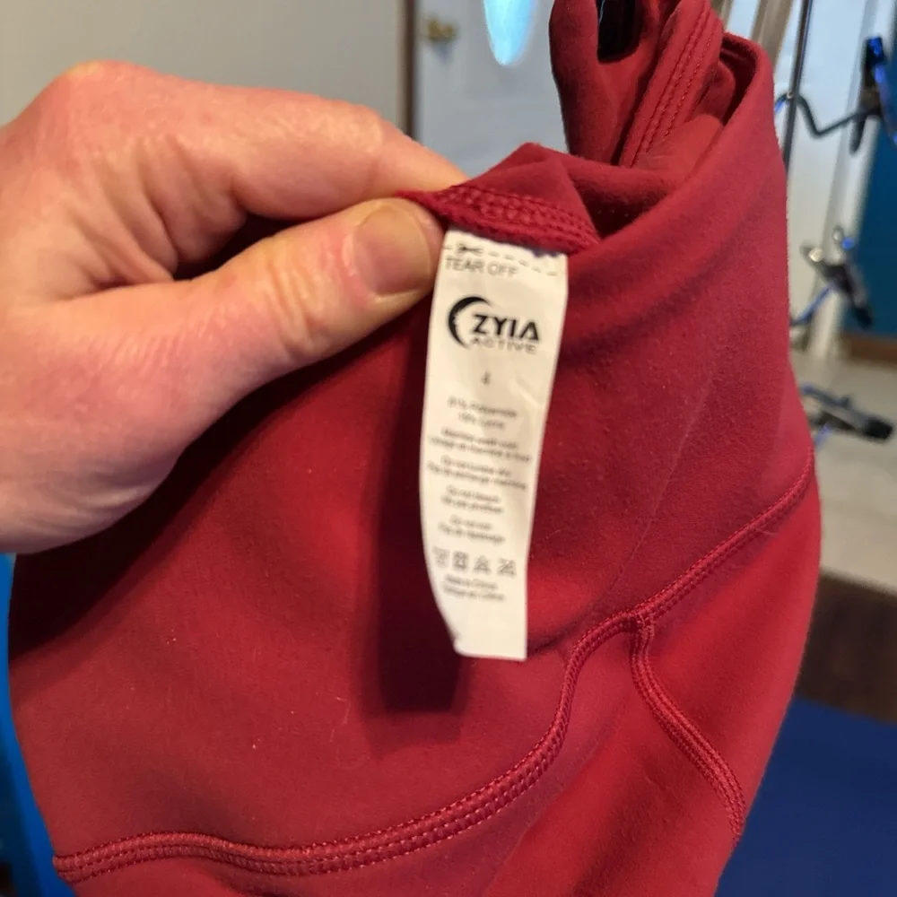 Red Zyia Active Unity Leggings - Picture 3 of 3